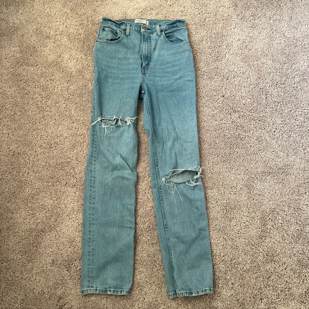 Abercrombie Ripped Jeans - 6L